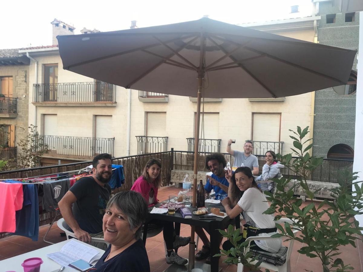 פואנטה לה ריינה Albergue Estrella Guia מראה חיצוני תמונה
