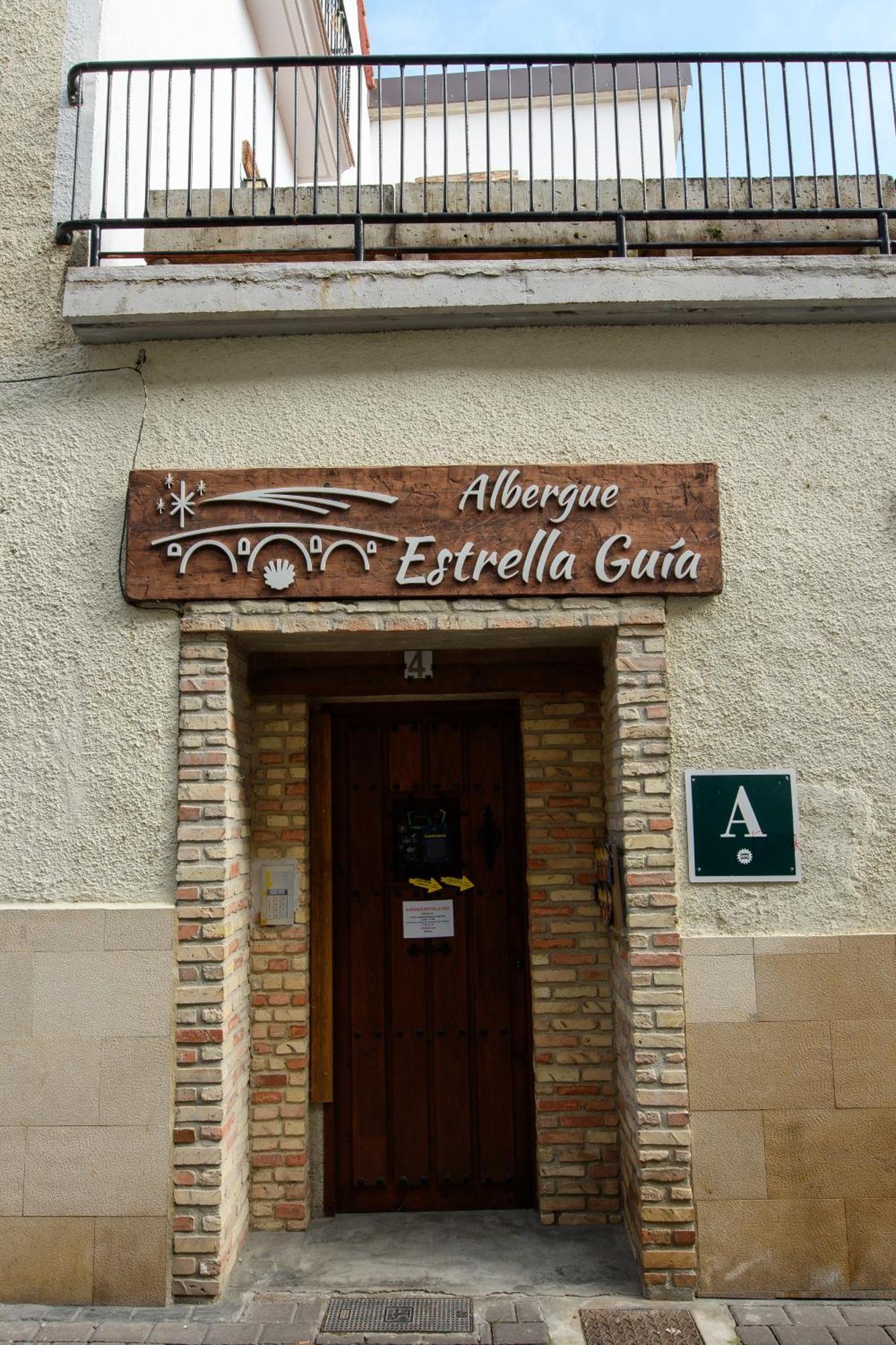 פואנטה לה ריינה Albergue Estrella Guia מראה חיצוני תמונה